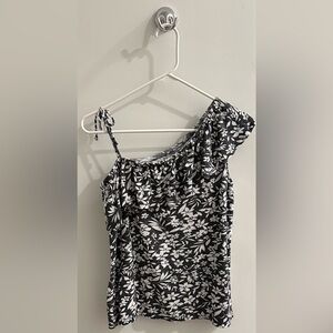 Black and White Floral Knit Top